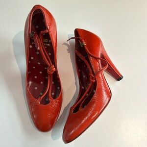 Moshing cheap & chic pump